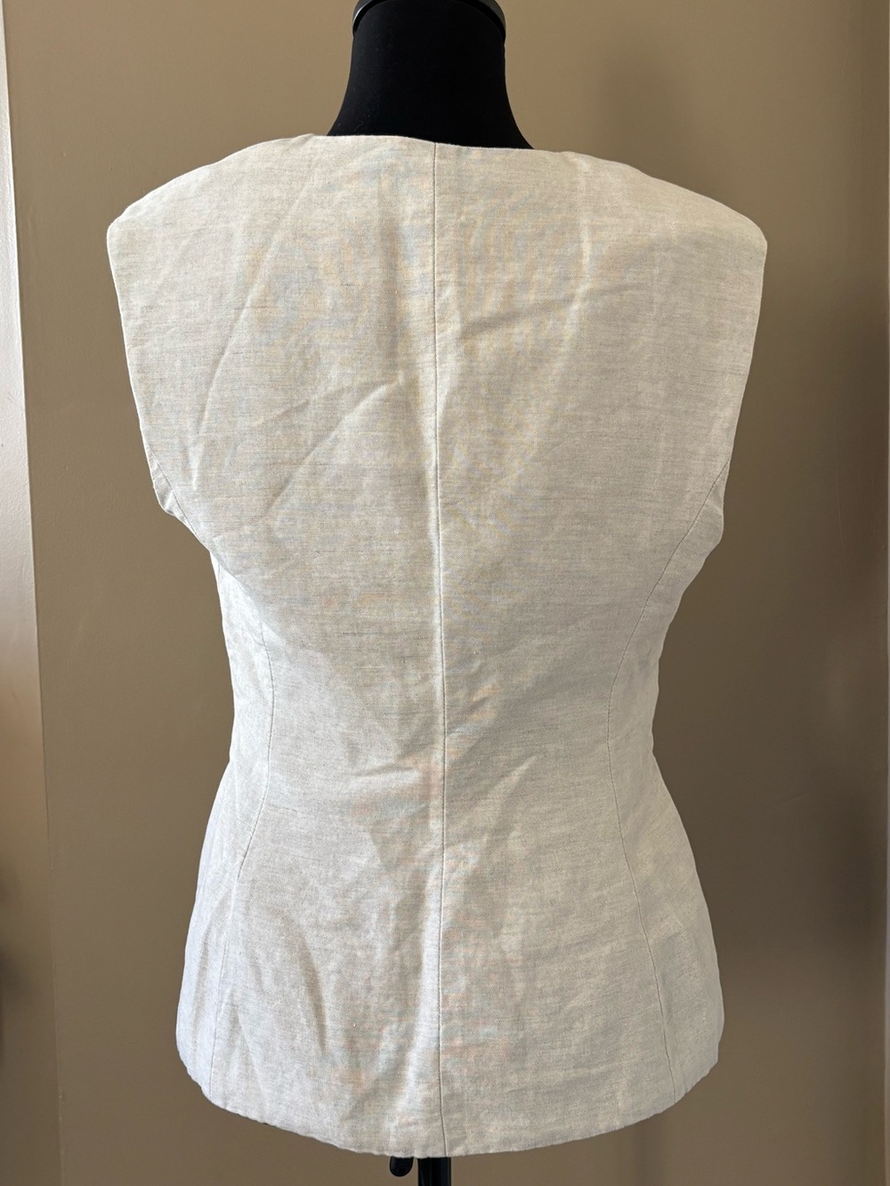 Donna Karan Cream Sleeveless Wrap Top with Gold Buckle - Picture 4 of 11